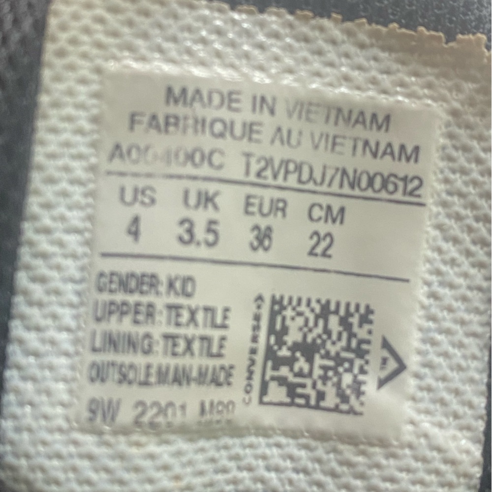 Converse Boys Size 4 Color Army Green - Picture 2 of 6